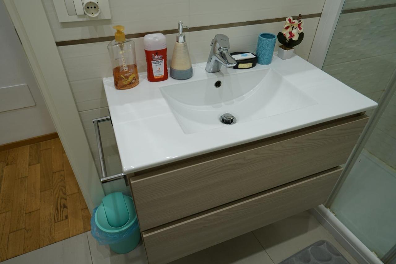 Appartement Fast Wifi E Netflix -- Centro Di Rho Vicino Stazione Extérieur photo