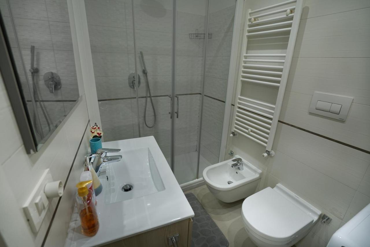 Appartement Fast Wifi E Netflix -- Centro Di Rho Vicino Stazione Extérieur photo
